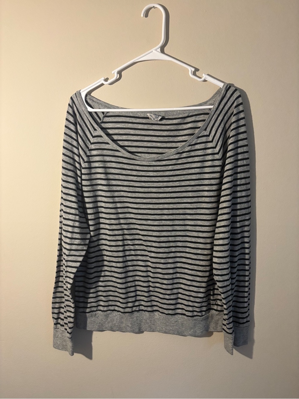 PINK Victoria’s Secret Gray & Black Striped Long Sleeve Top | Size L